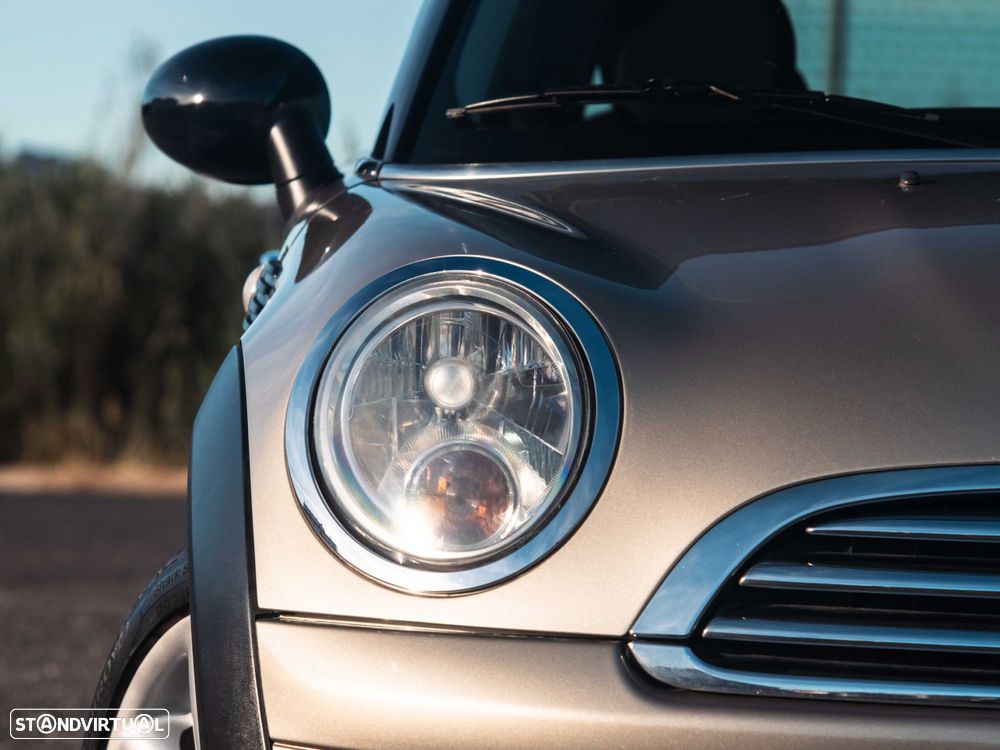 MINI 3 Portas Cooper D - 18