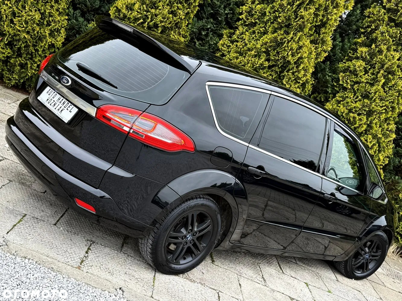 Ford S-Max - 11