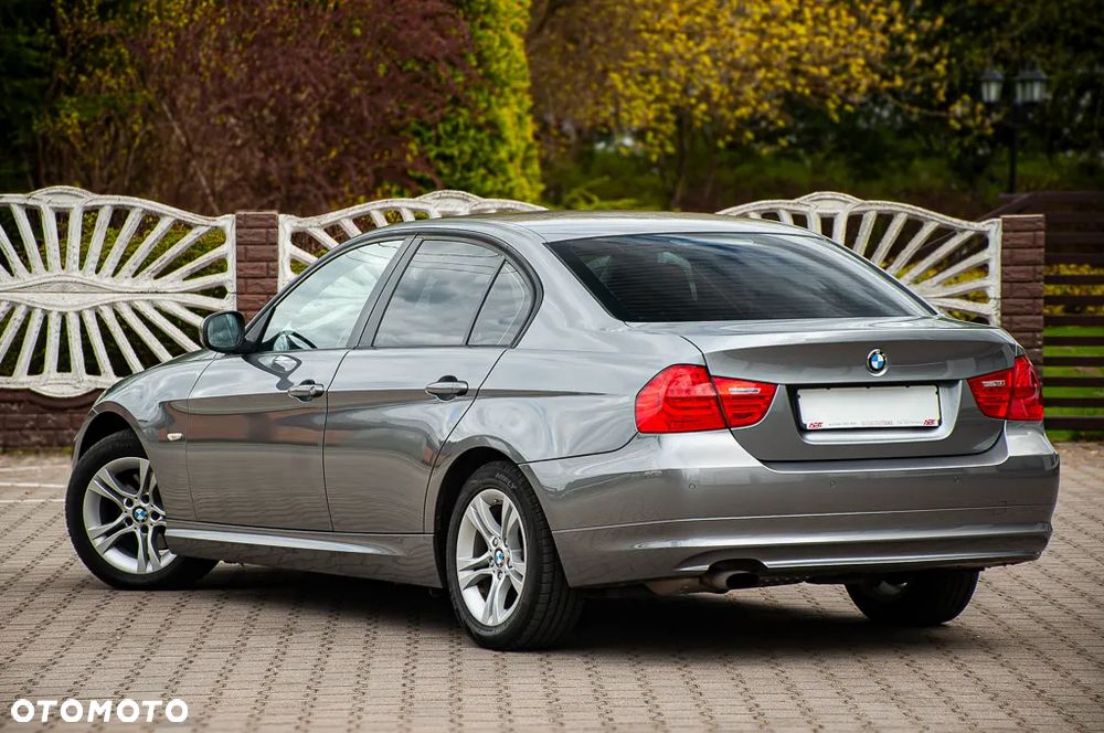 BMW Seria 3 318i - 38