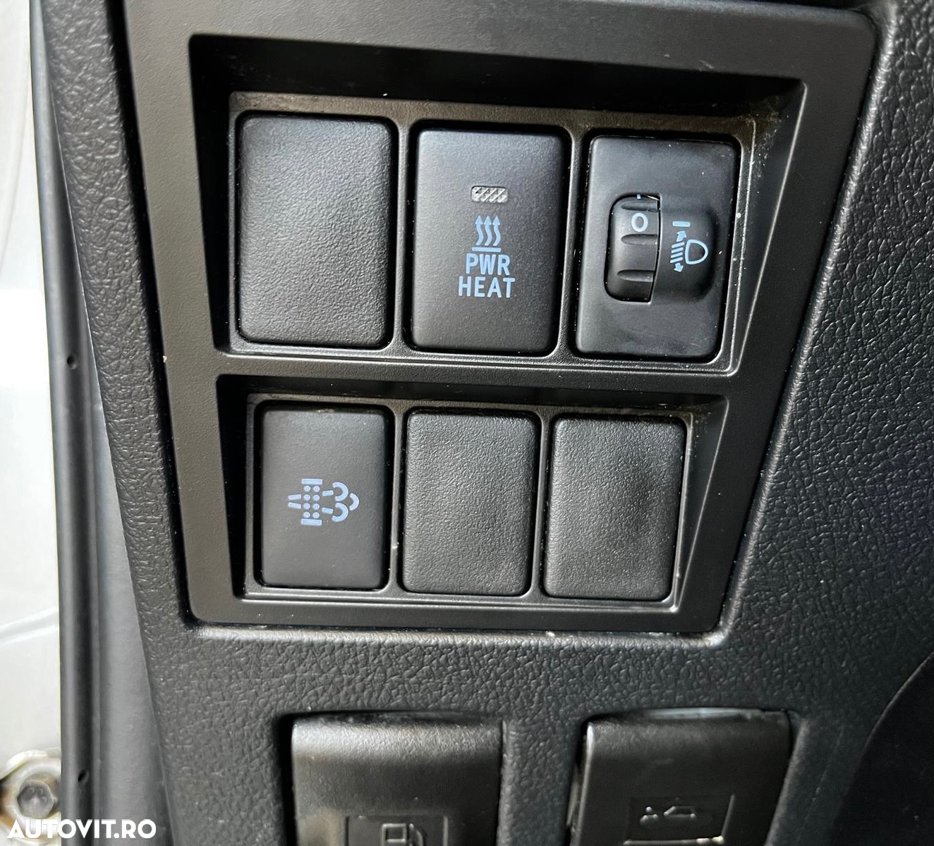 Toyota Hilux 2.4D 150CP 4x4 Double Cab 6MT Comfort - 14