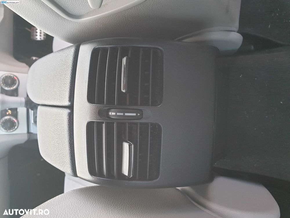 Gura Grila Guri Grile Aer Aerisire Ventilatie Dubla Consola Cotiera Pasageri Mercedes Clasa C Class W204 2007 - 2014 [K1579]