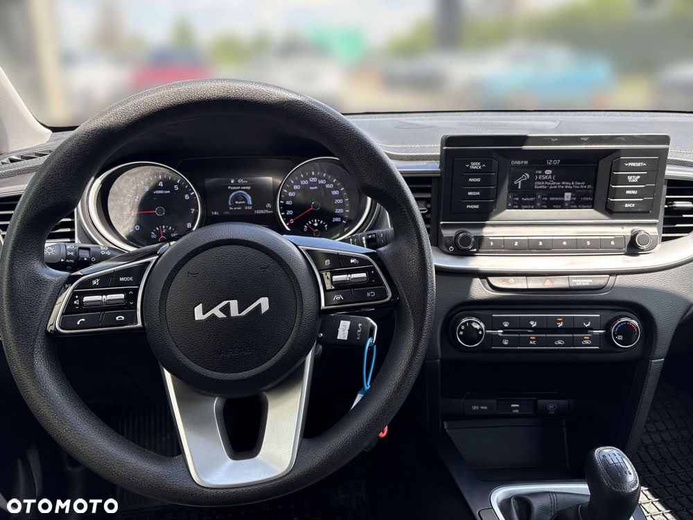 Kia Ceed - 13