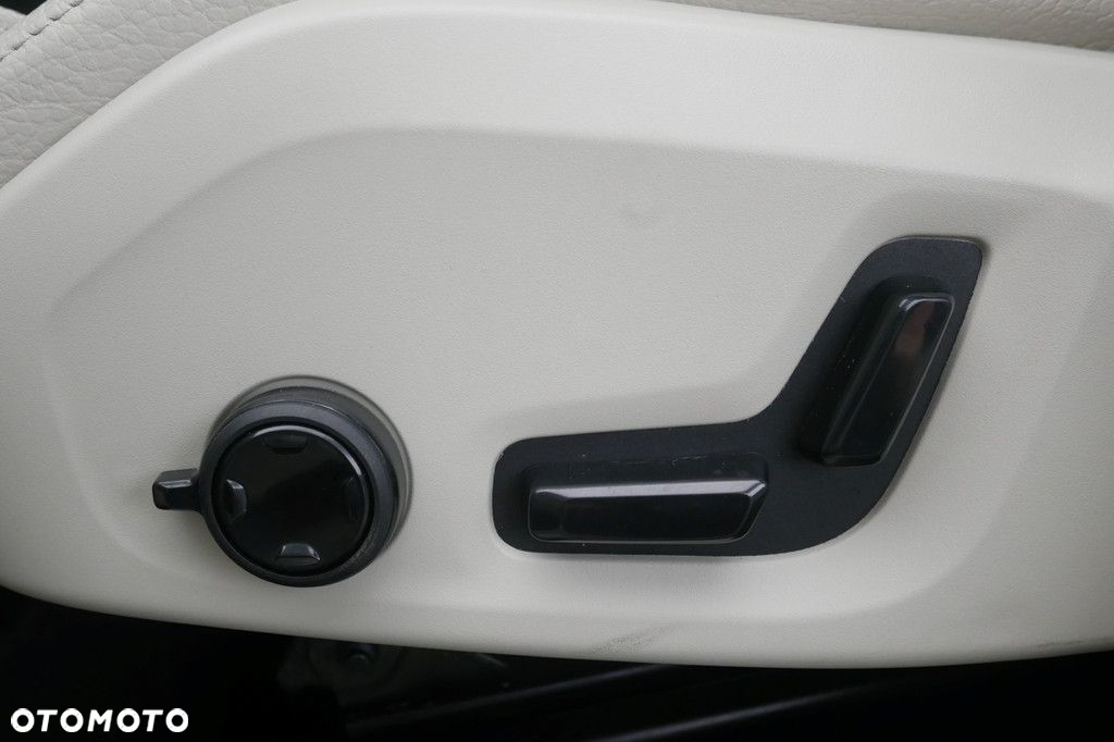 Volvo XC 60 - 28