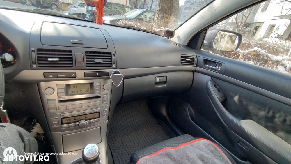 Toyota Avensis 2.0 D-4D Executive - 3