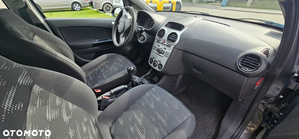 Opel Corsa 1.2 16V Graphite - 11