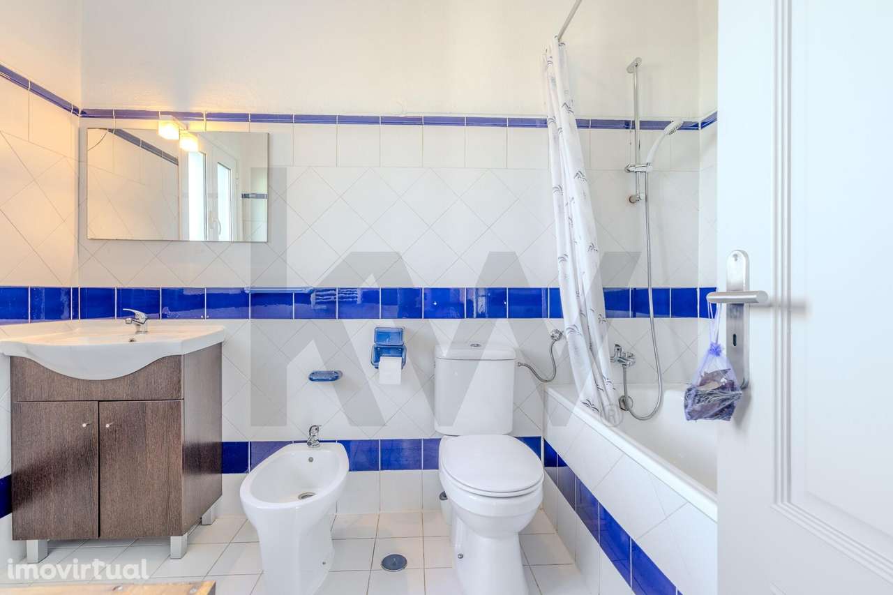 Moradia T4 com amplo terreno em Fernão Ferro – espaço, privacidade e p - Grande imagem: 4/60