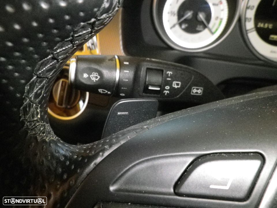 Mercedes-Benz E 300 Bluetec Hybrid Avantgarde - 38