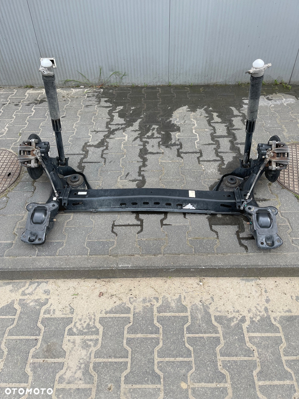 VW GOLF VIII OŚ TYŁ BELKA ZAWIESZENIE