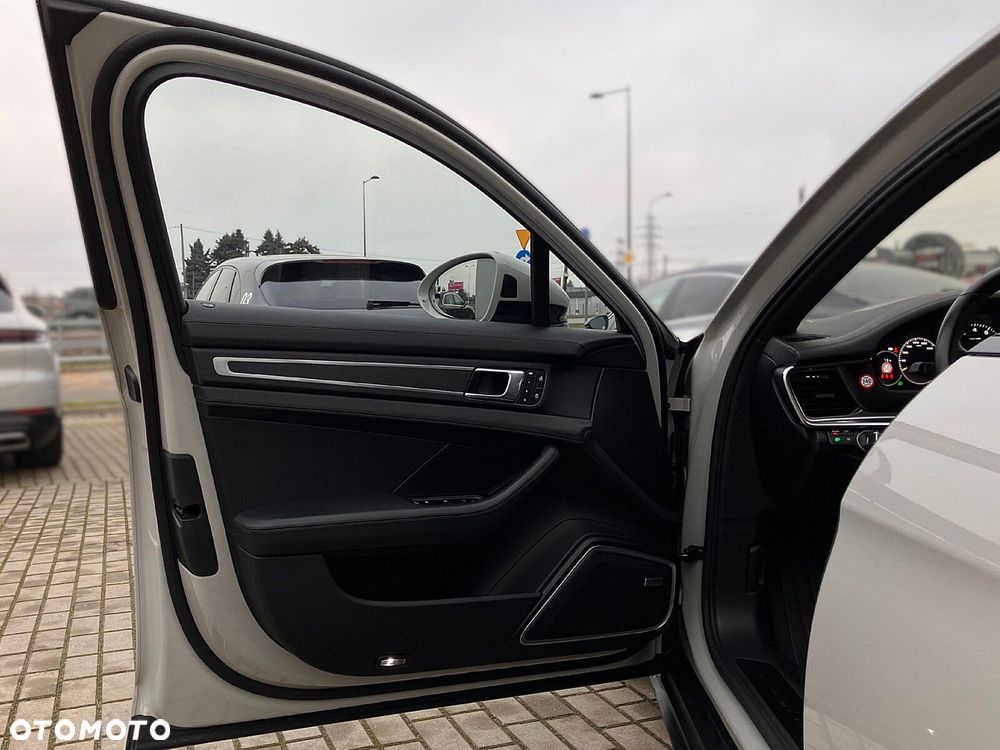 Porsche Panamera - 15