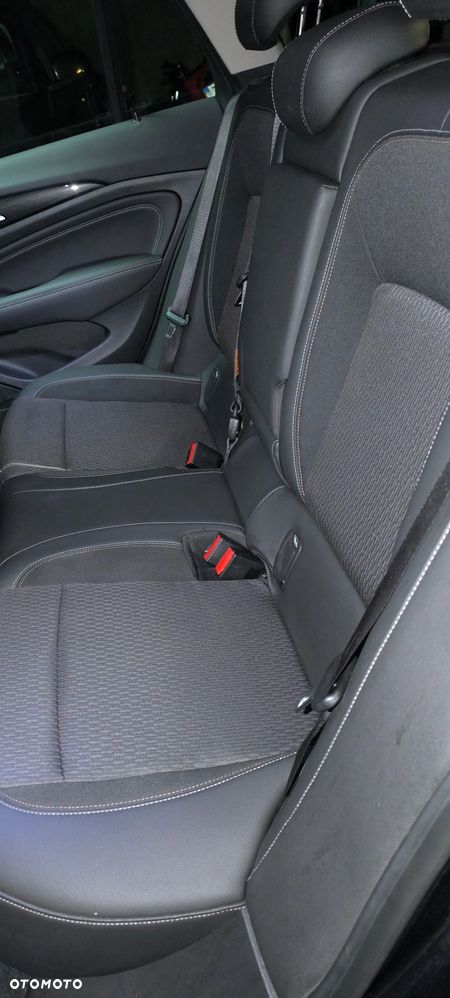 Opel Insignia 1.5 T Elite S&S - 11