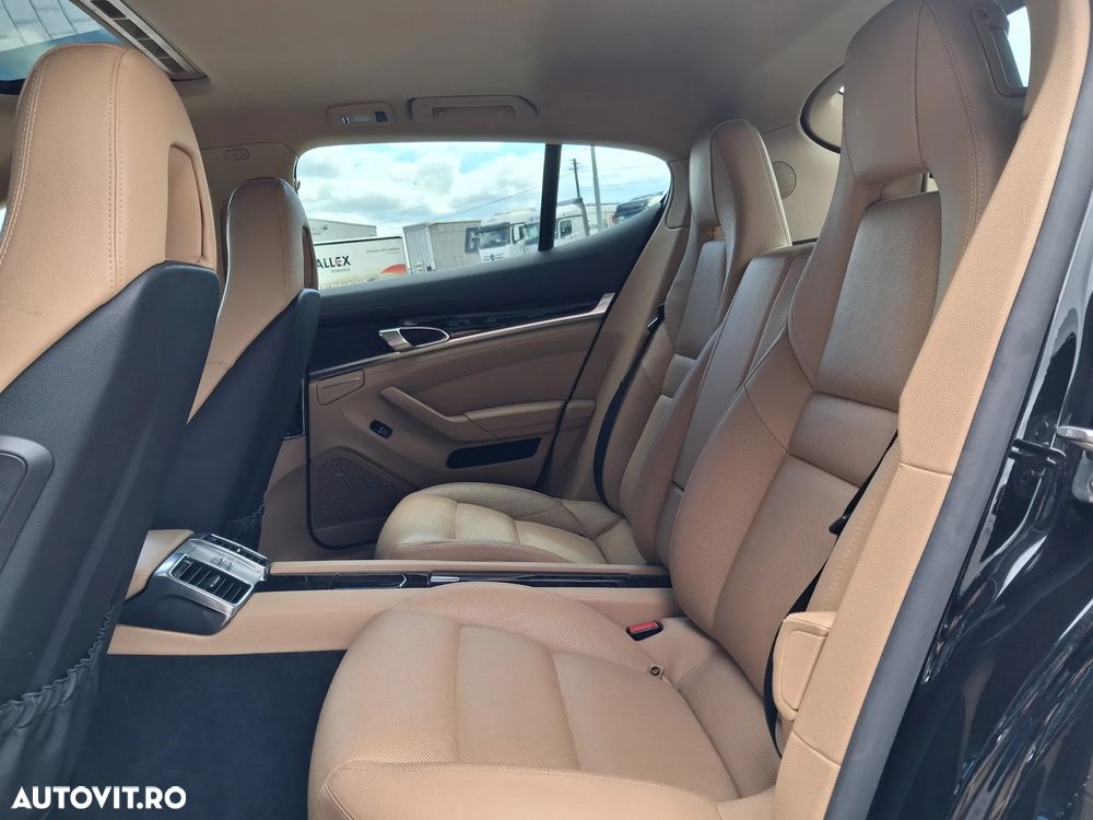 Porsche Panamera - 23