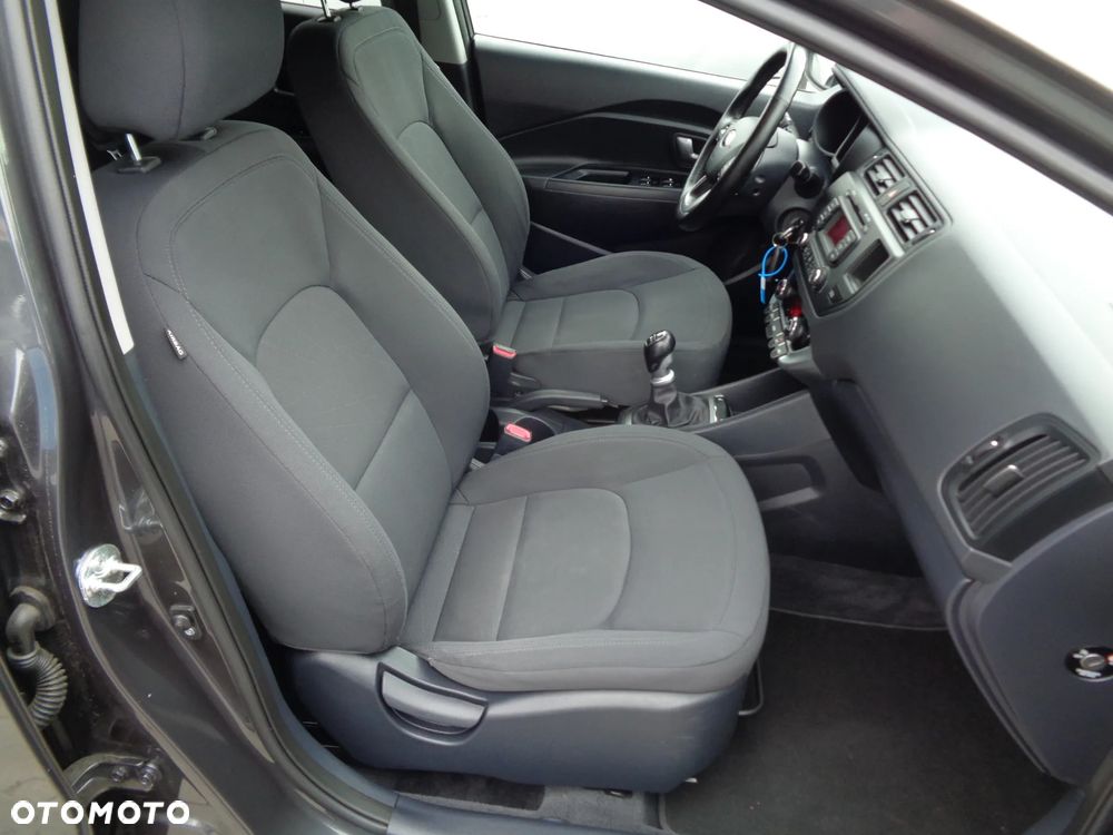 Kia Rio 1.4 Comfort - 21
