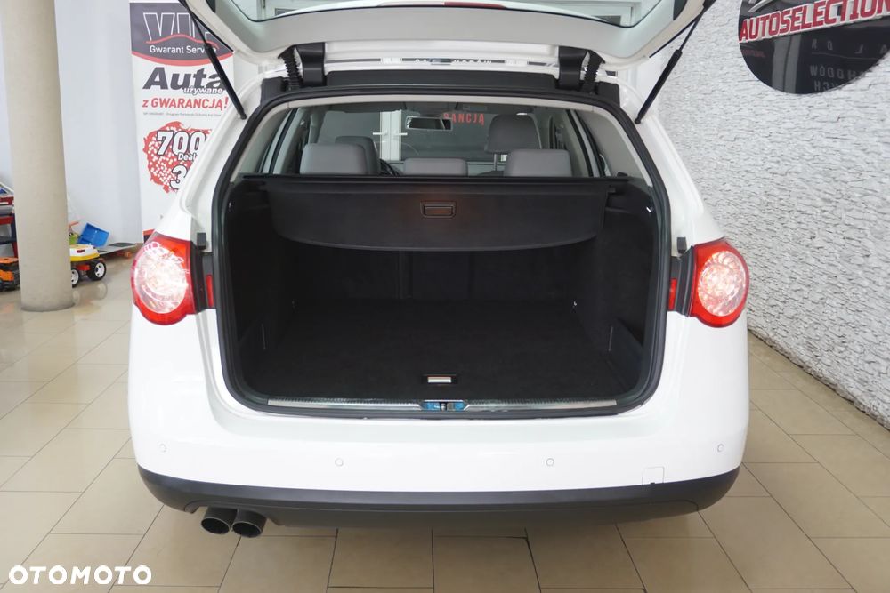 Volkswagen Passat Variant 2.0 TDI DSG Highline - 18