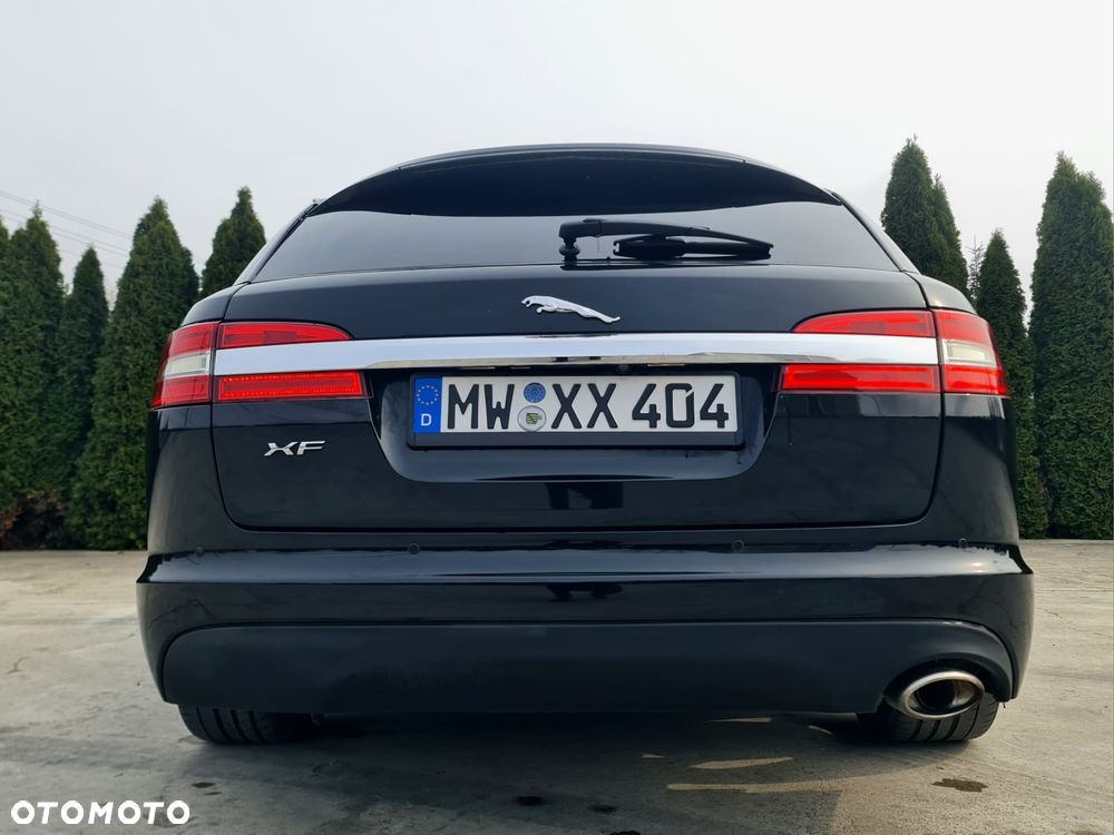 Jaguar XF 2.2 D R-Sport - 19