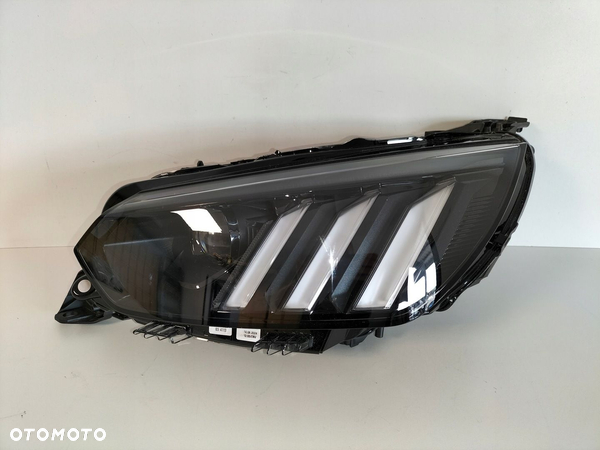 Lampa przednia reflektor lewa PEUGEOT 208 2008 II 19- FULL LED