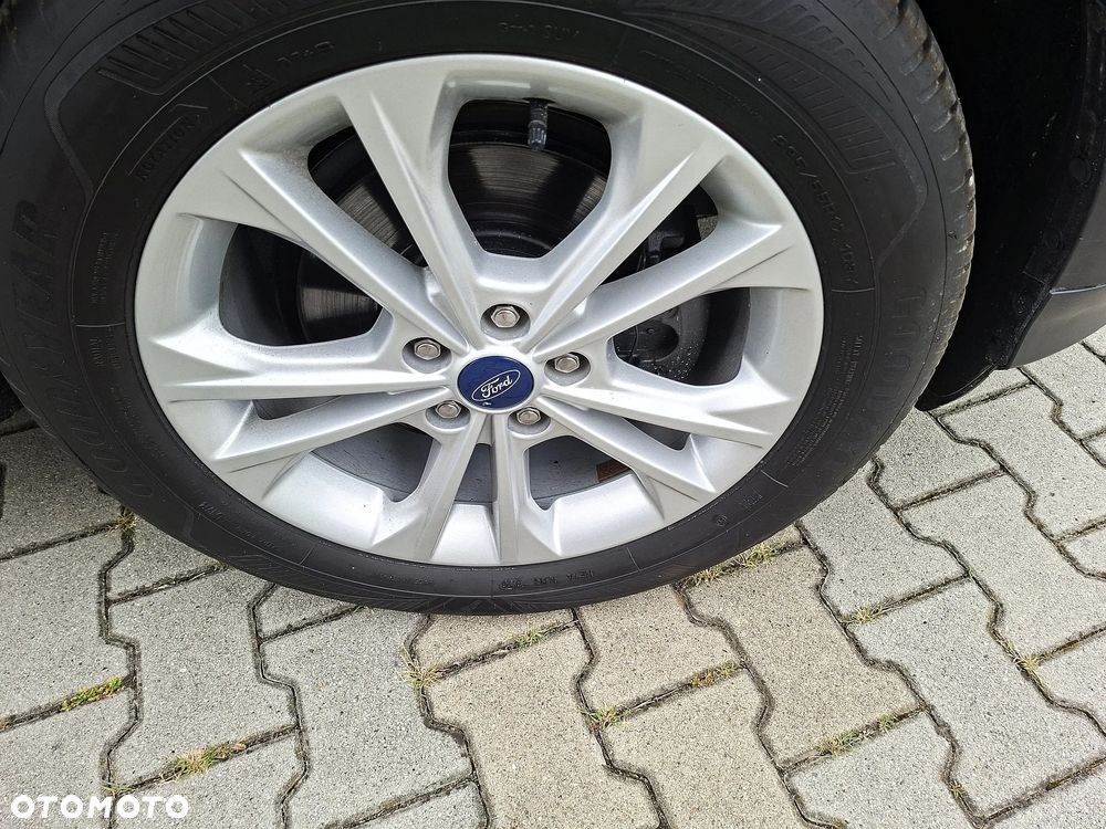Ford Kuga 1.5 EcoBoost 2x4 Titanium - 22