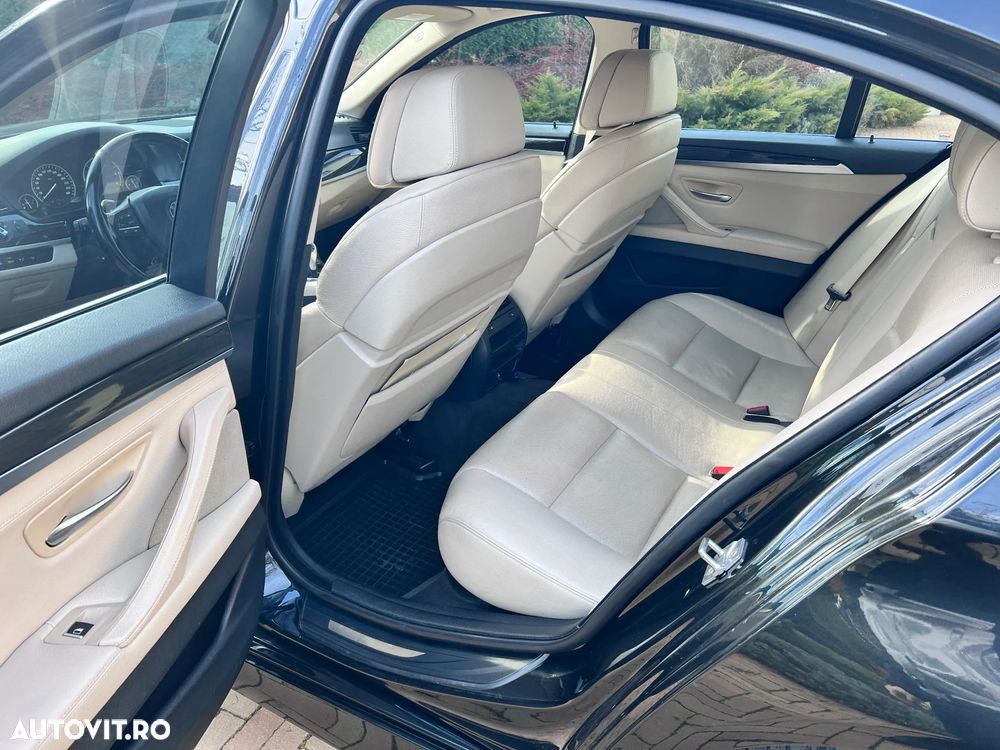 BMW Seria 5 535d xDrive - 12