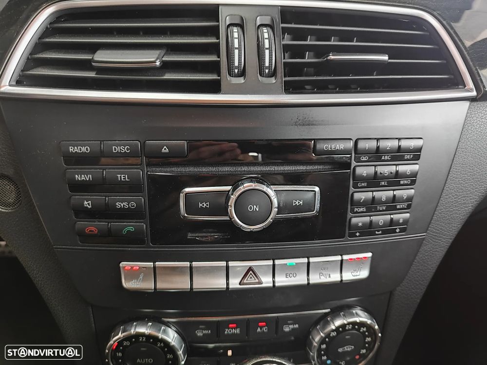 Mercedes-Benz C 220 CDI DPF BlueEFFICIENCY 7G-TRONIC Avantgarde Edition - 32