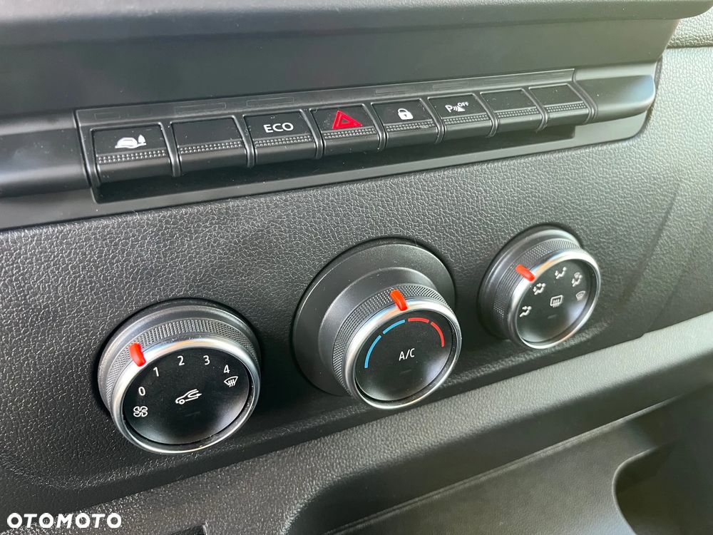 Renault Master Furgon L3H2 180 KM - 15