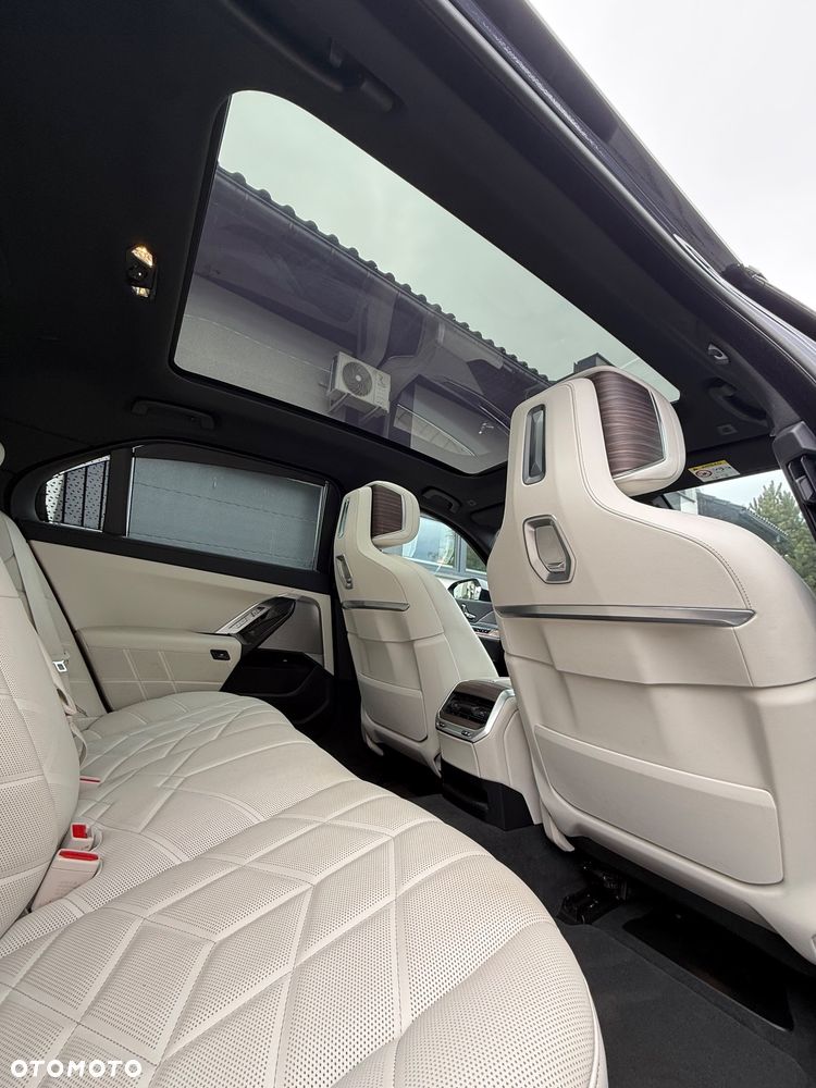 BMW Seria 7 - 11