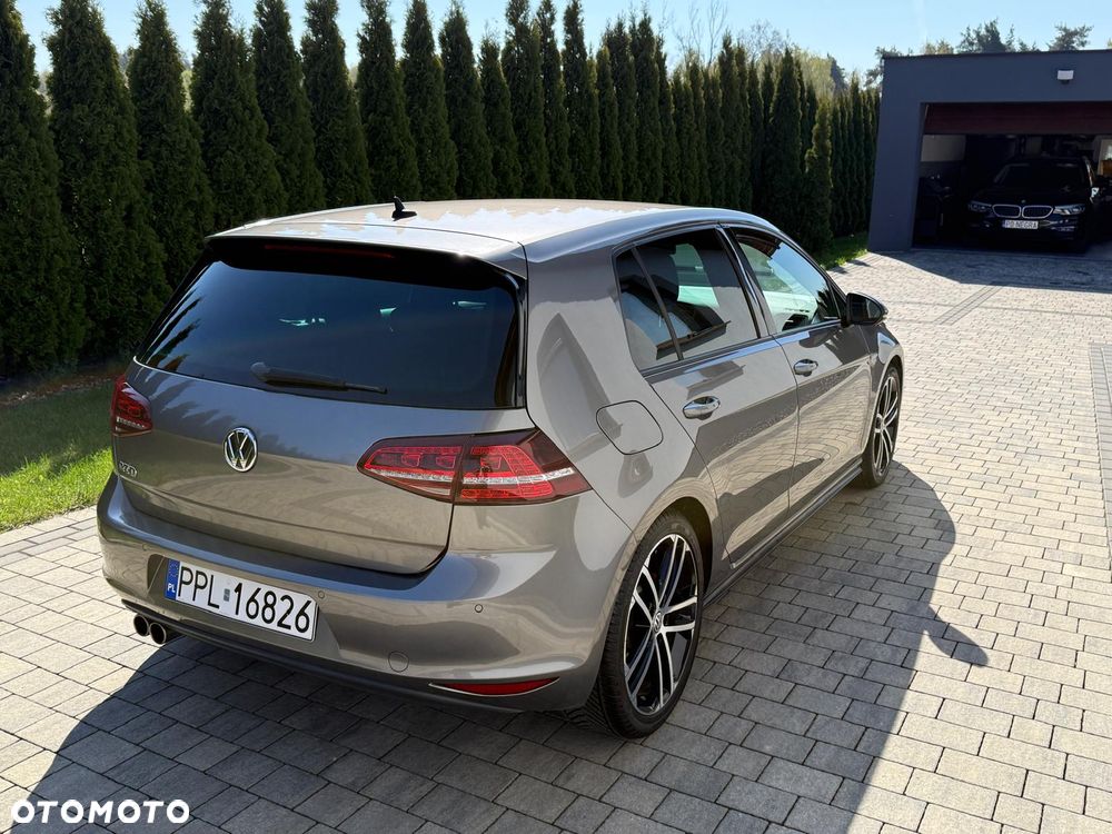 Volkswagen Golf - 2