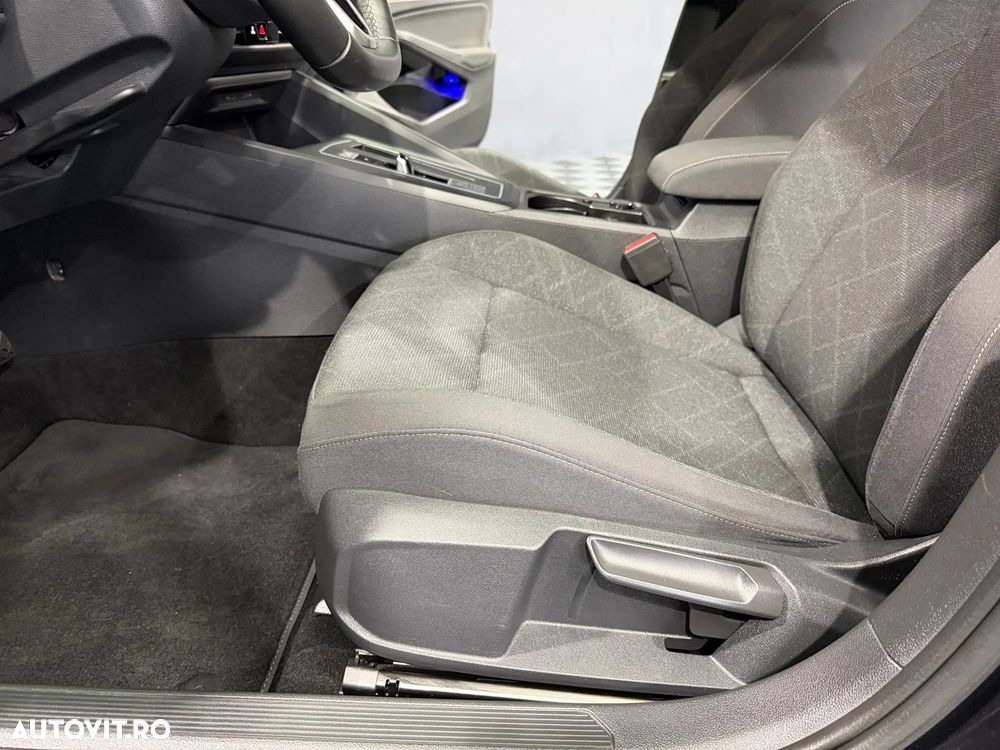 Volkswagen Golf 1.0 eTSI DSG MHEV Life - 29