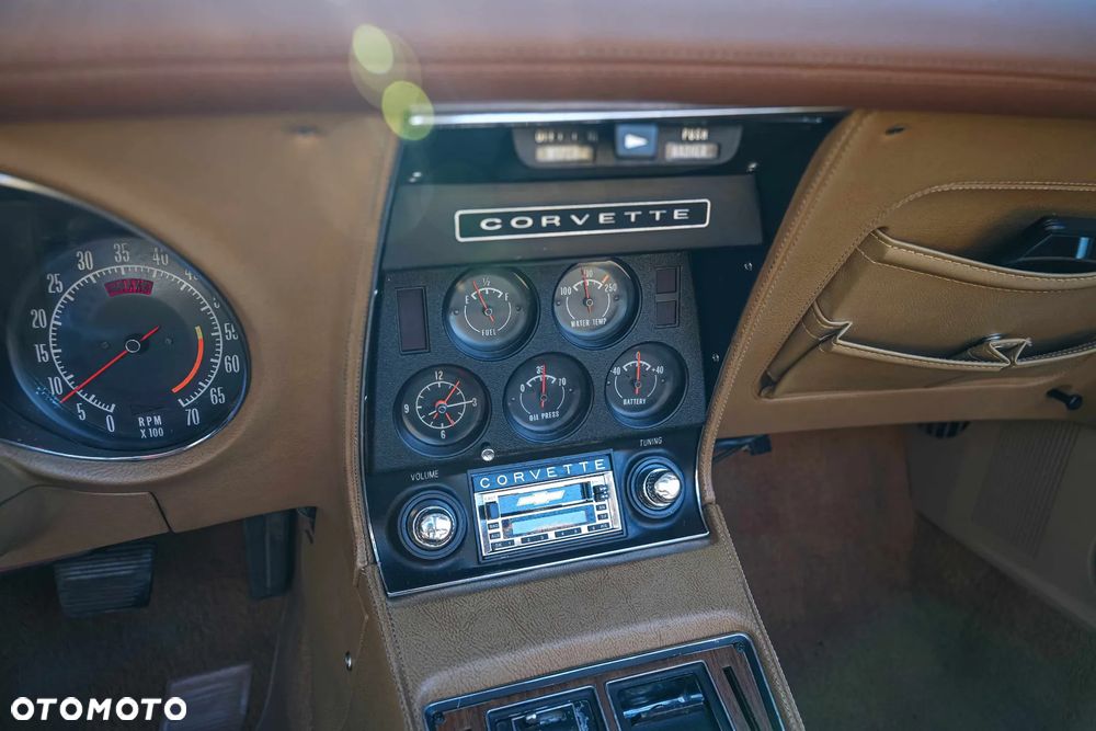 Chevrolet Corvette - 31
