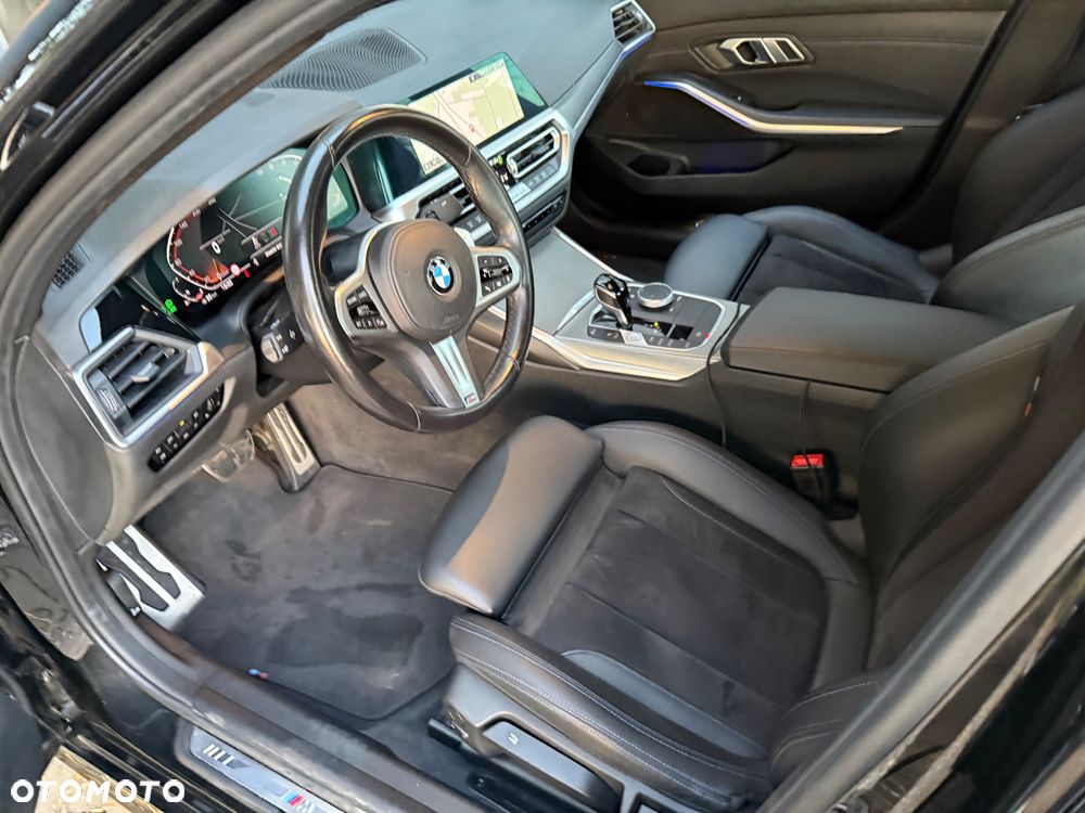 BMW Seria 3 320i M Sport Sport - 36