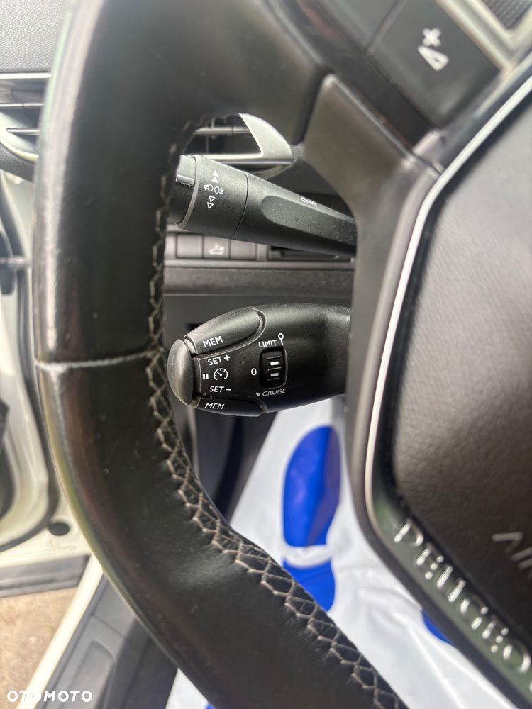 Peugeot 3008 PureTech 130 Stop & Start GPF Allure Business-Paket - 20