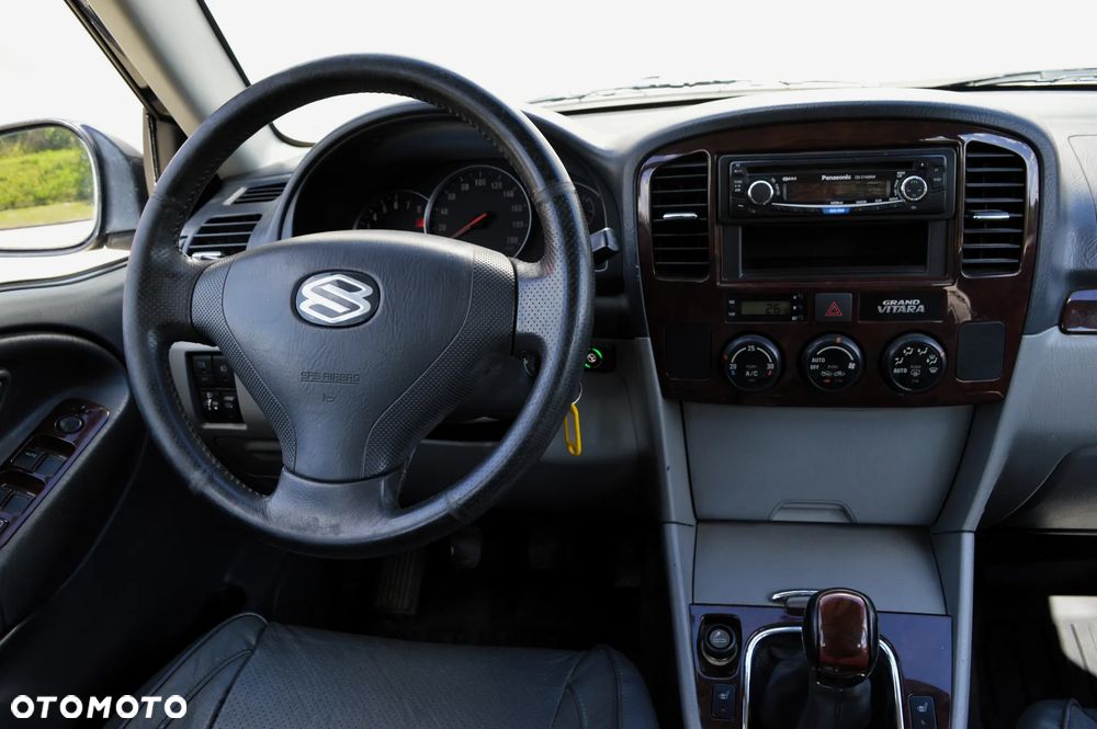 Suzuki Grand Vitara 2.0 - 9