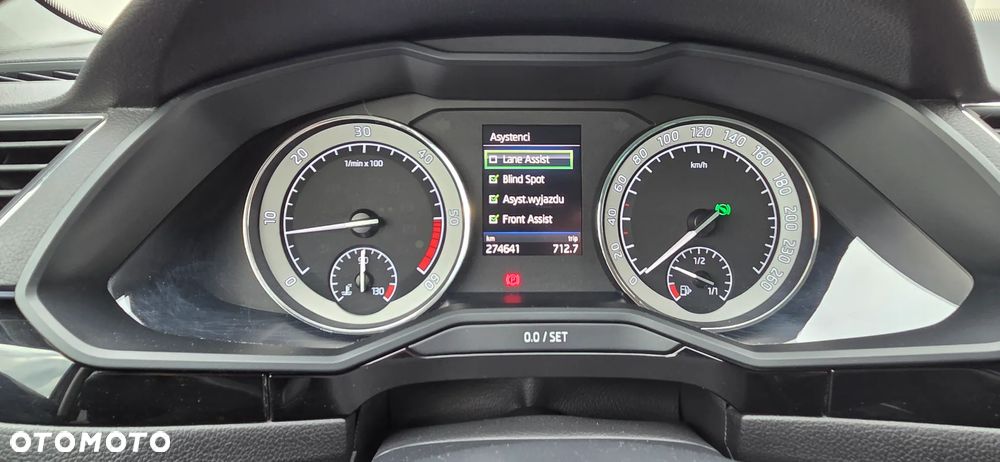 Skoda Superb 2.0 TDI 4x4 L&K DSG - 17