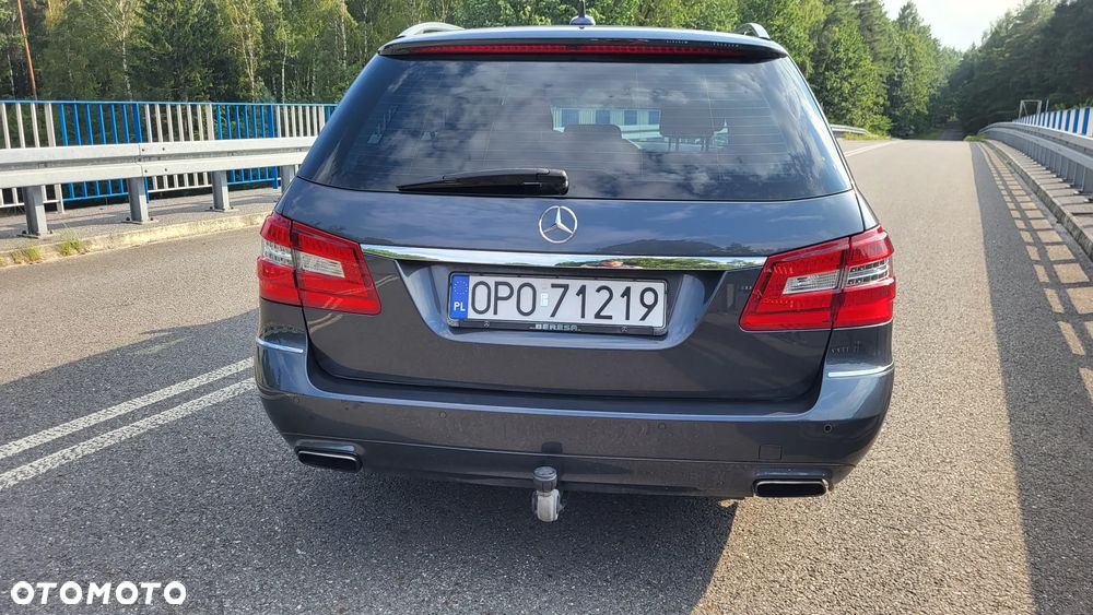 Mercedes-Benz Klasa E 250 CGI BlueEffICIENCY Avantgarde - 4