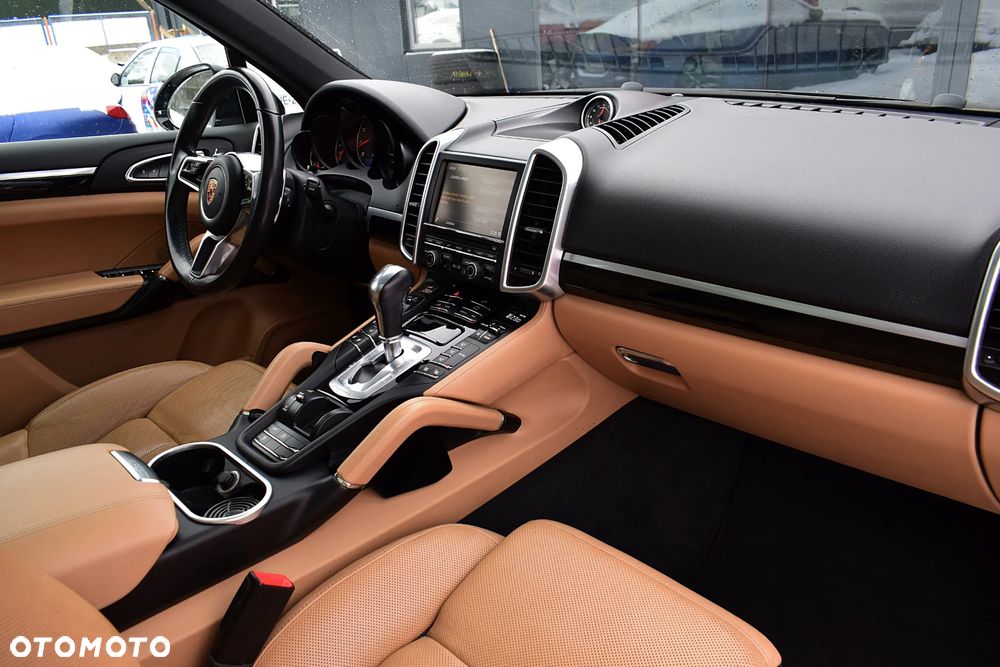 Porsche Cayenne Standard - 10