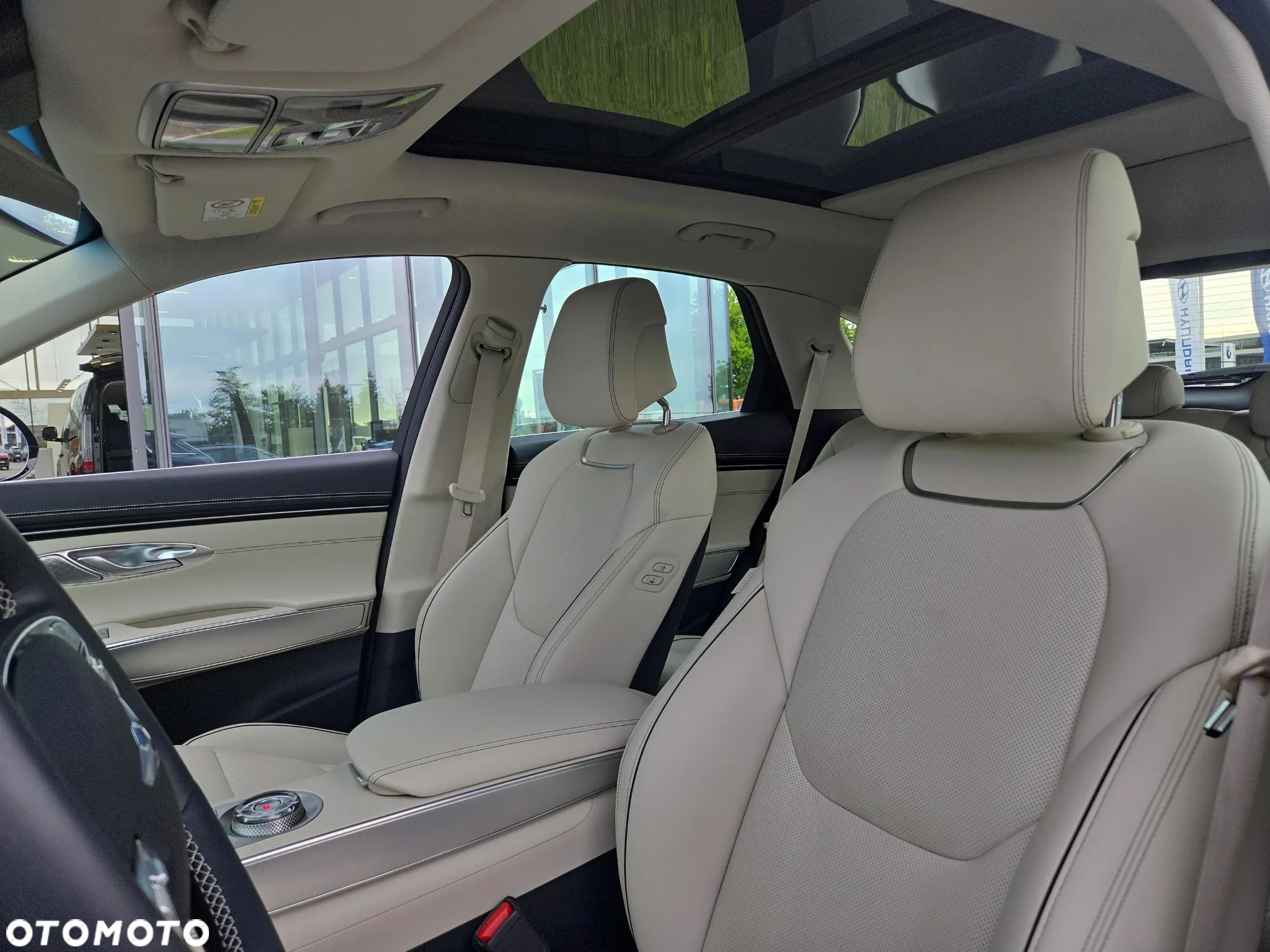 Genesis GV70 2.5T AWD AT8 Luxury Line - 11
