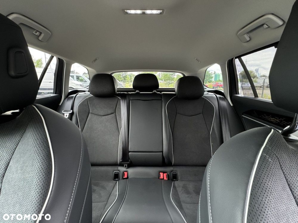 Volkswagen Passat Variant 1.5 TSI ACT mHEV Business Plus DSG - 17