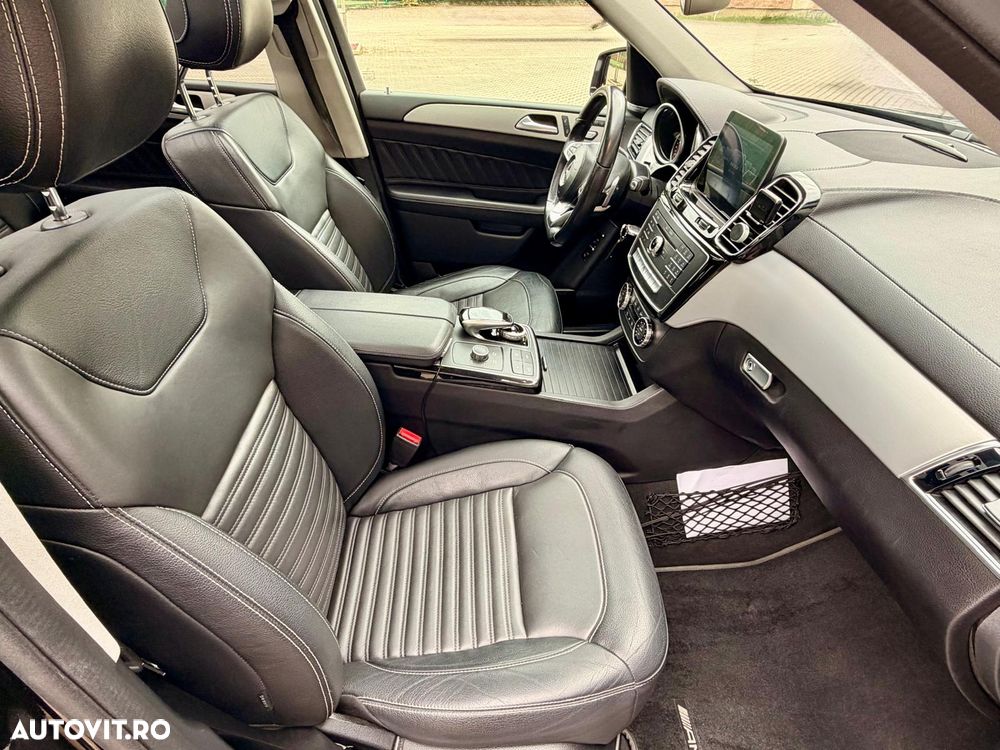 Mercedes-Benz GLS - 33