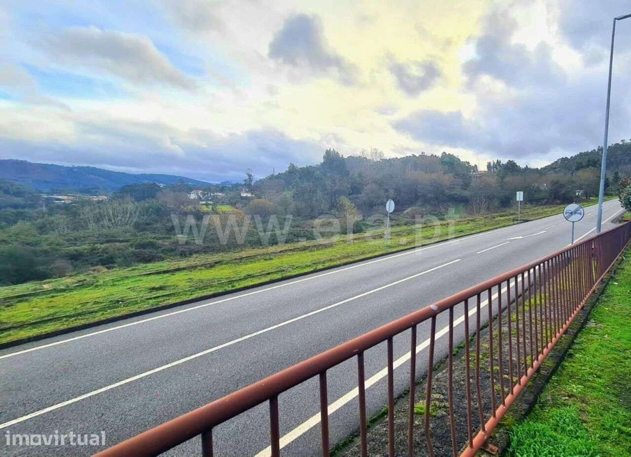 Loja / Lousada, Lustosa e Barrosas (Santo Estêvão) - Grande imagem: 2/14