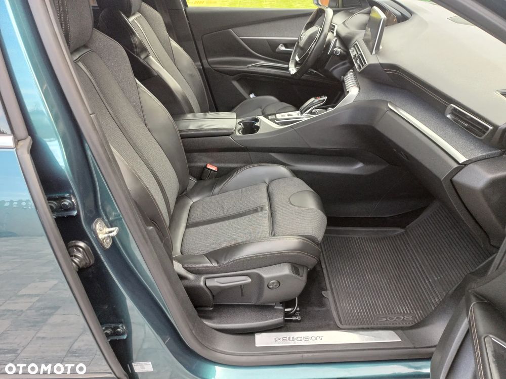 Peugeot 5008 - 24