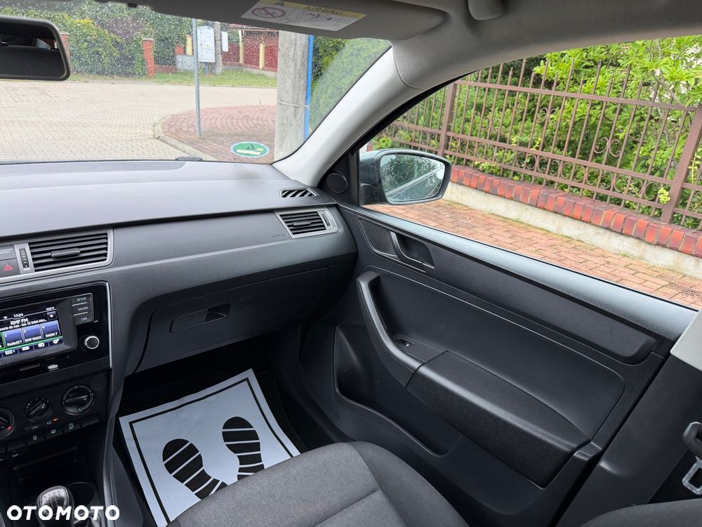 Skoda RAPID 1.2 TSI (Green tec) Emotion Plus - 19