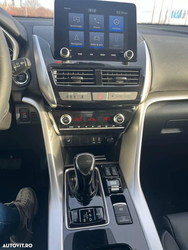 Mitsubishi Eclipse-Cross - 13