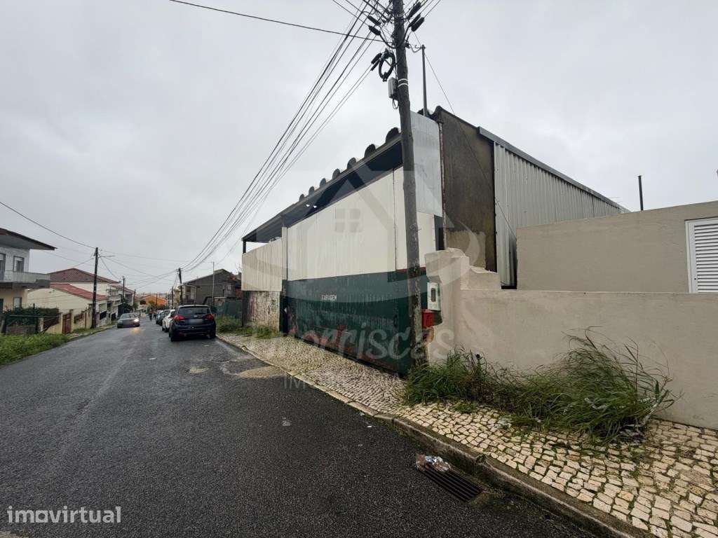 Armazém com 370 m² na Portela da Azóia, Santa Iria de Azóia - Grande imagem: 3/5