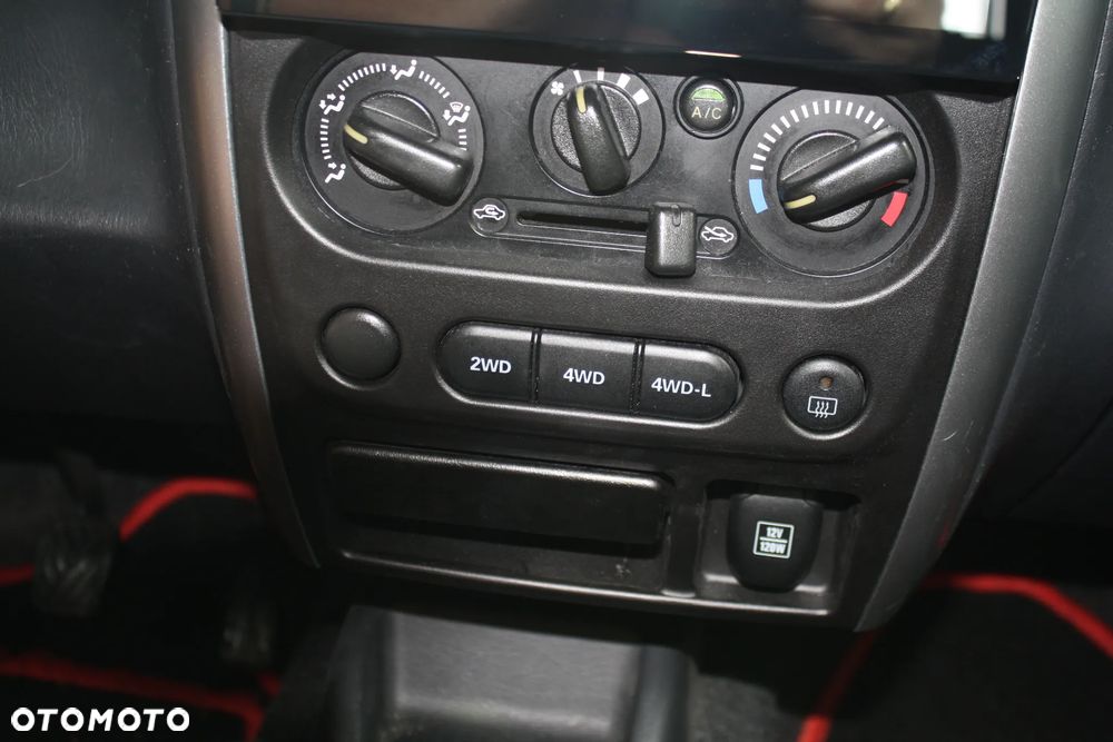 Suzuki Jimny 1.3 JLX - 23