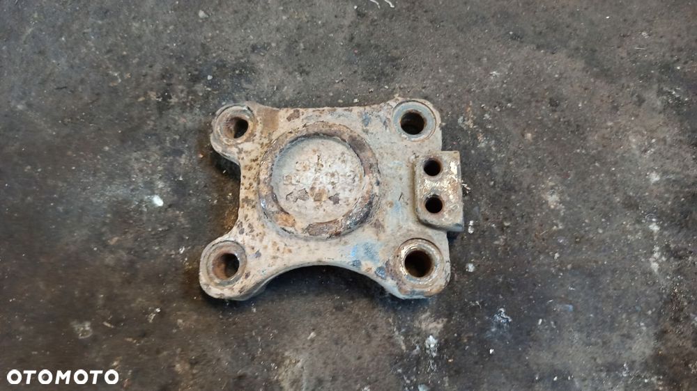 uchwyt mocowanie mostu resora stabilizatora iveco daily 35s 06+ - 2