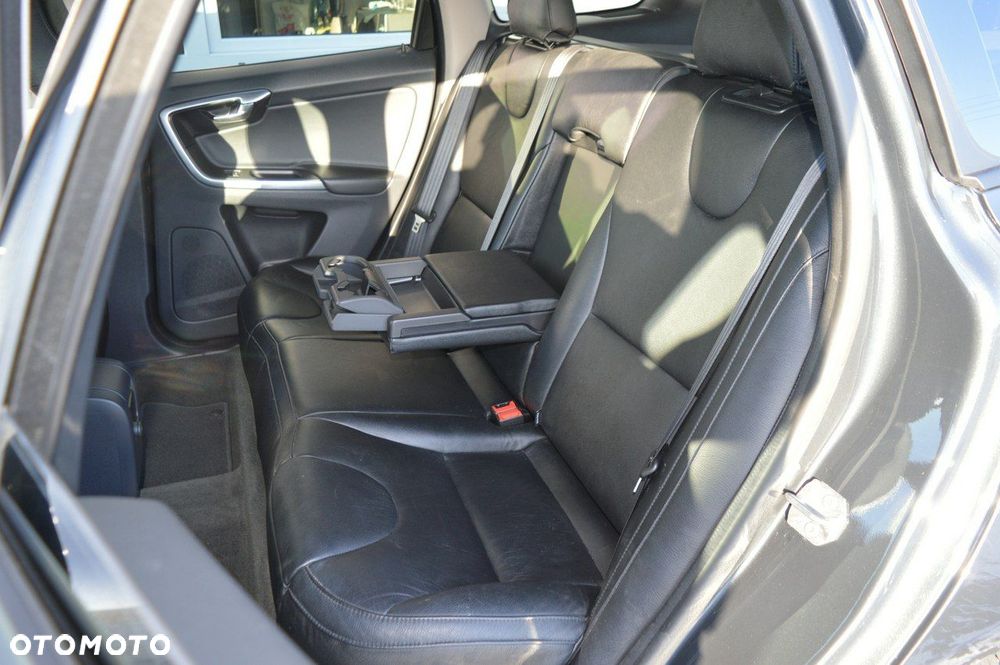 Volvo XC 60 D3 Drive-E Kinetic - 34