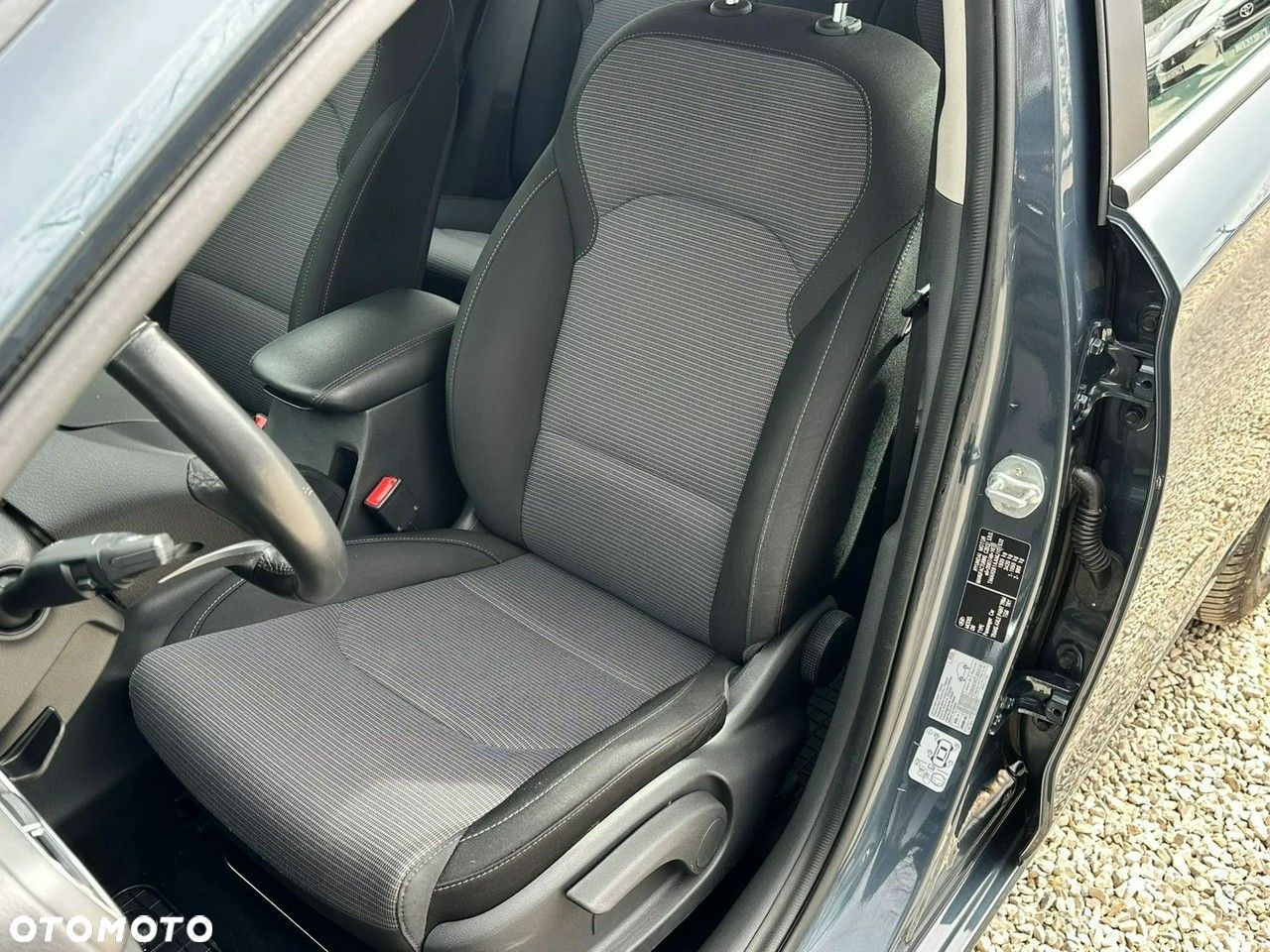 Hyundai i30 1.6 D Classic + - 9