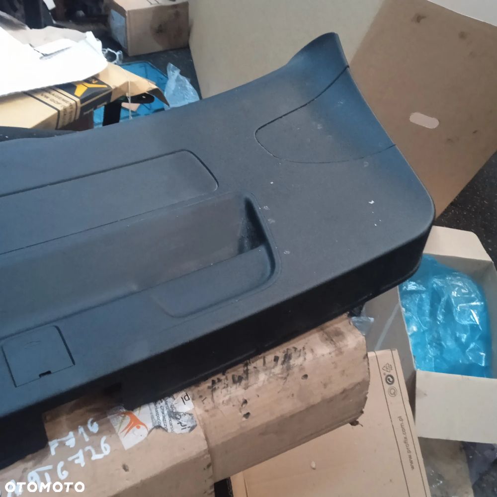 Tapicerka klapy A4 B9 kombi - 3