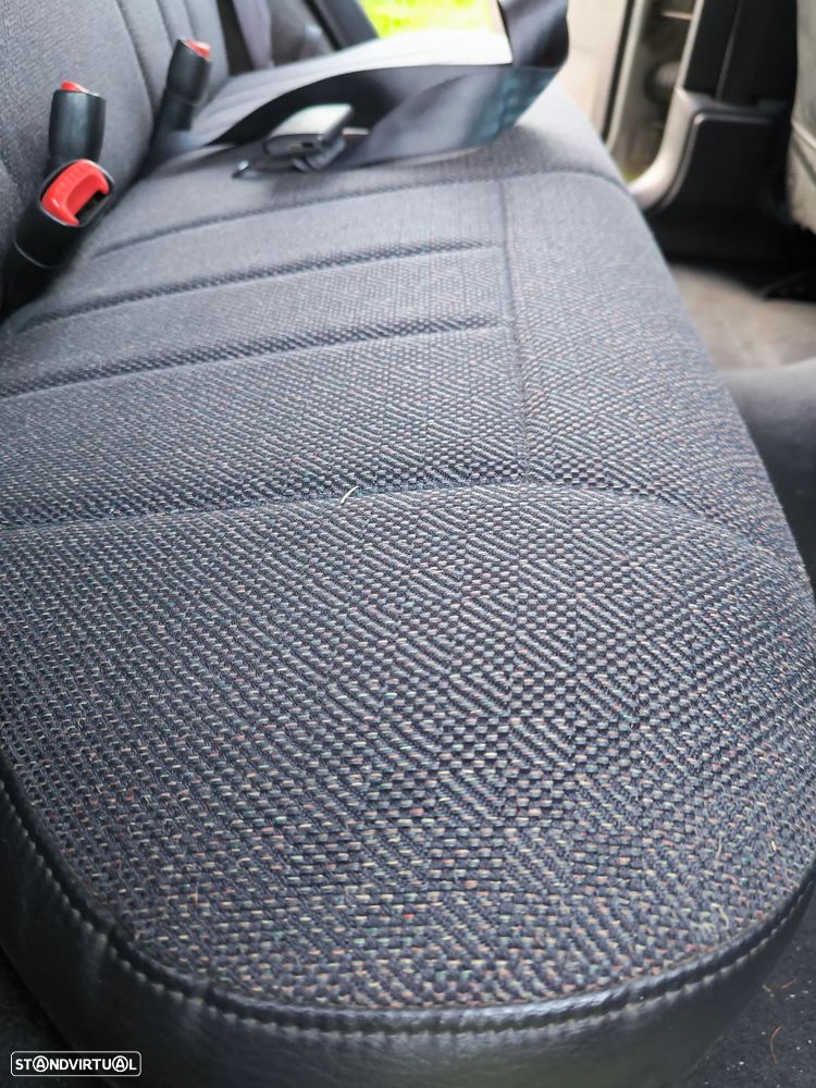 Jeep Cherokee 2.5 TD Classic - 10