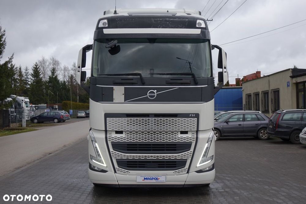 Volvo FH 500 GLOBETROTTER / I-SAVE / STANDARD / AUTOMAT / EURO 6 / KLIMATYZACJA POSTOJOWA / LODÓWKA / LED / NAVI / 2 ZBIORNIKI - 2