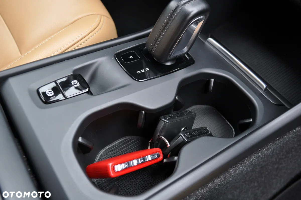 Volvo XC 40 T3 Momentum Pro - 20