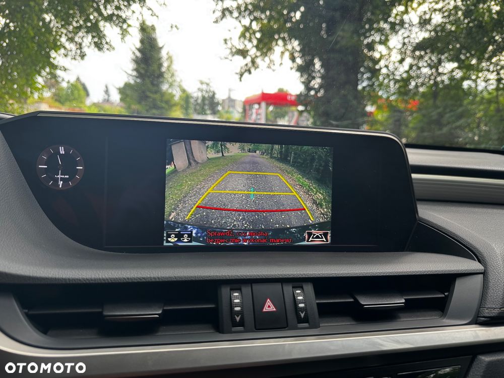Lexus ES 300h F Sport - 27